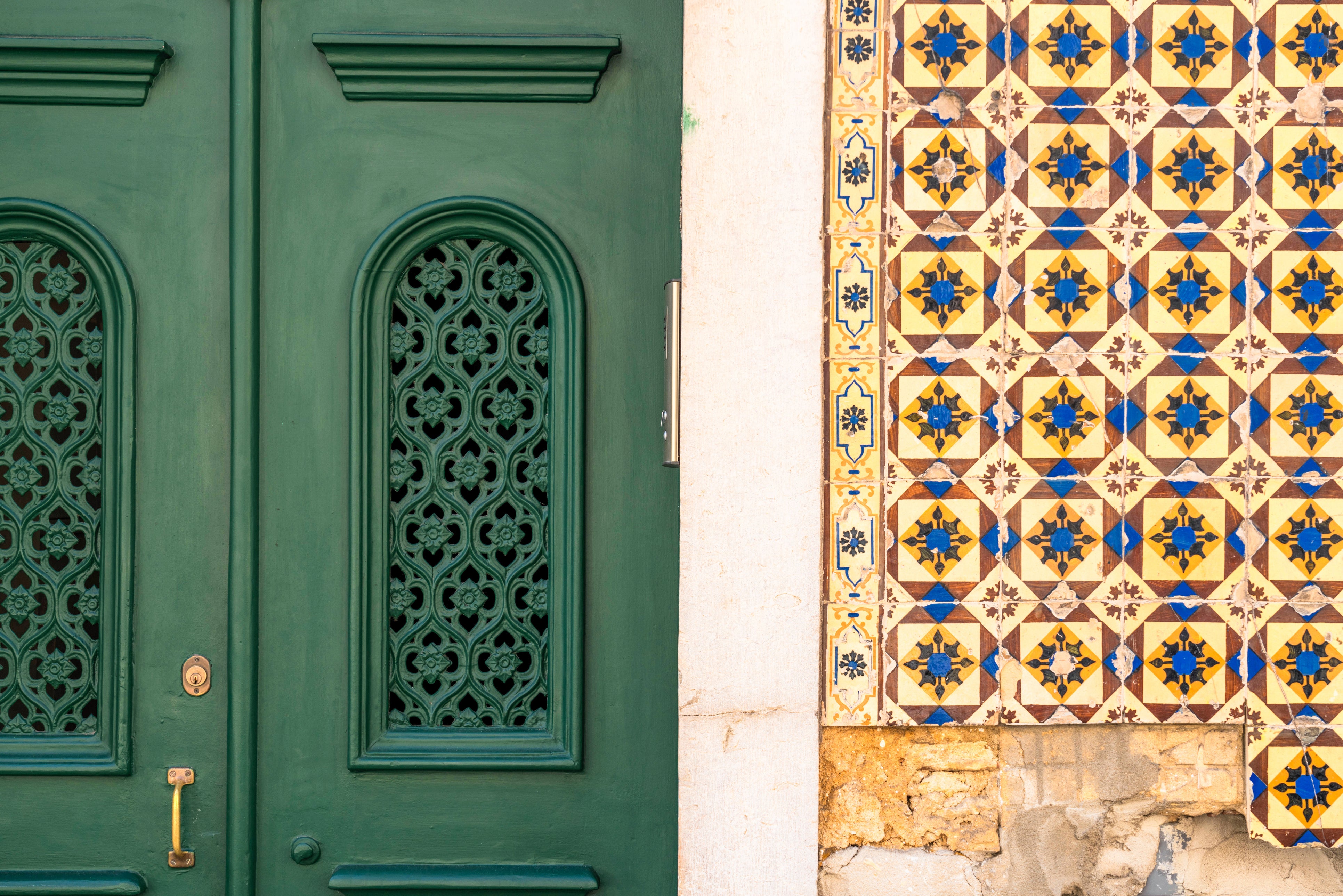 The Theft of Portugal’s Azulejos: An Unseen Crisis